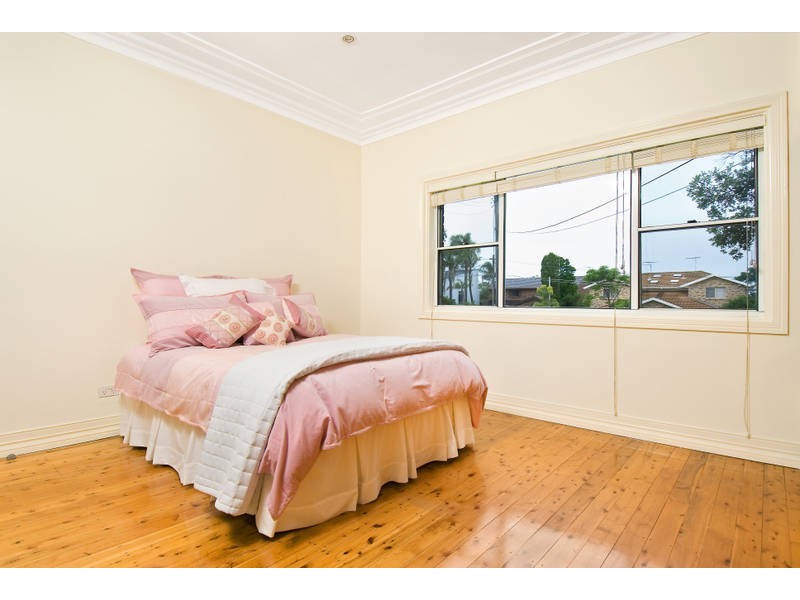 33 Old Taren Point Road, Taren Point NSW 2229