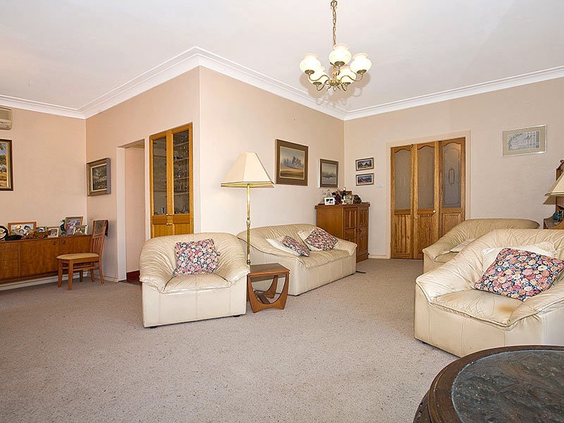 5 Parkside Drive, Blakehurst NSW 2221