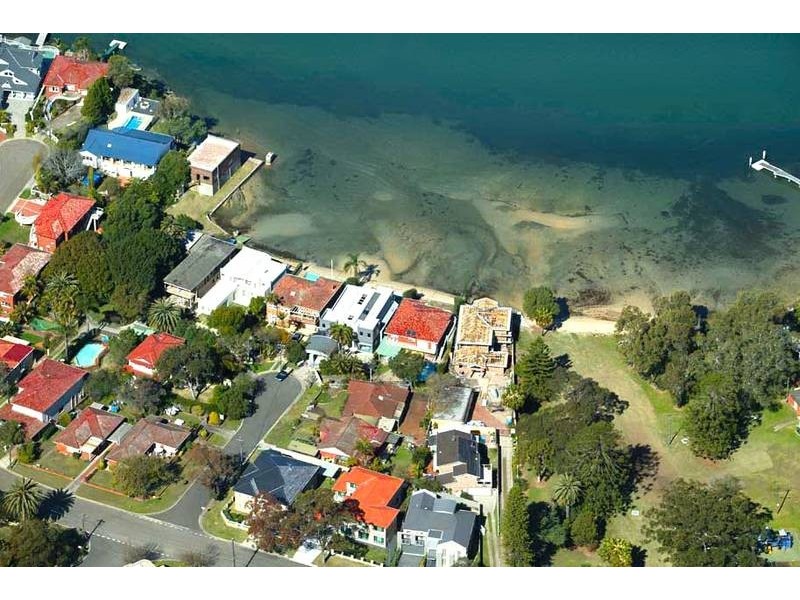 1 Murdoch Crescent, Connells Point NSW 2221
