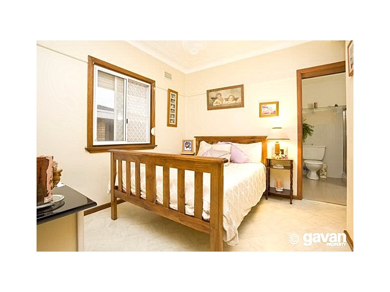 7 Paris Street, Carlton NSW 2218