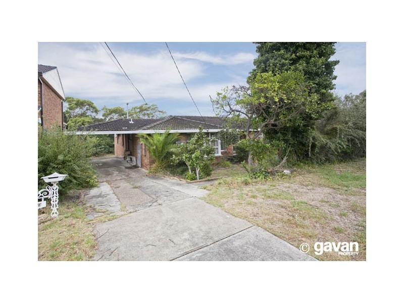 1 Pine Street, Lugarno NSW 2210