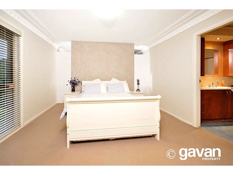 10 Illinga Place, Lugarno NSW 2210