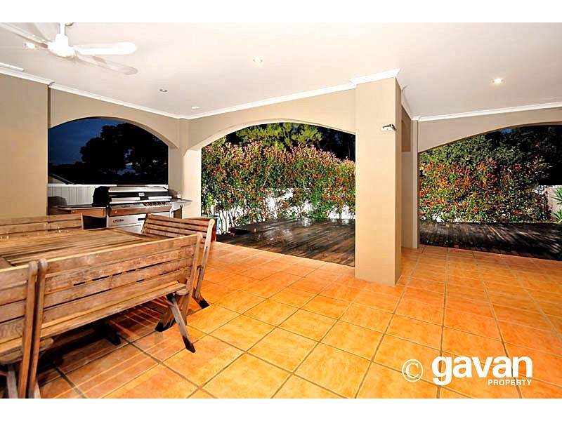 10 Illinga Place, Lugarno NSW 2210