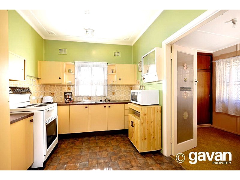 15 Ballantyne Street, Mortdale NSW 2223