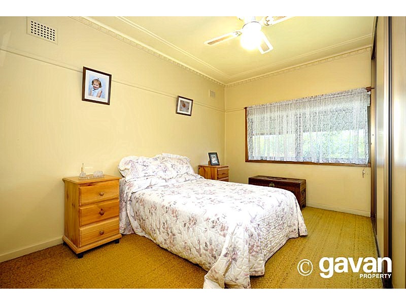 15 Ballantyne Street, Mortdale NSW 2223