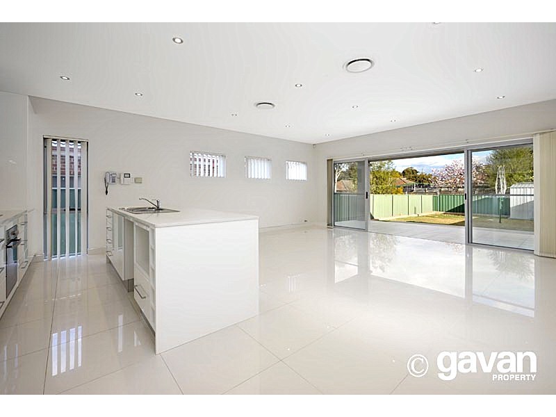 18 Peace Avenue, Peakhurst NSW 2210