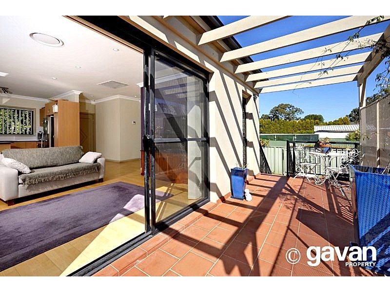 2/40 Johnstone Street, Peakhurst NSW 2210