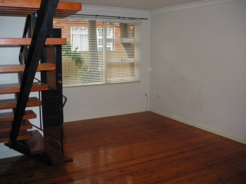 4/8 Derwent St, Hurstville NSW 2220