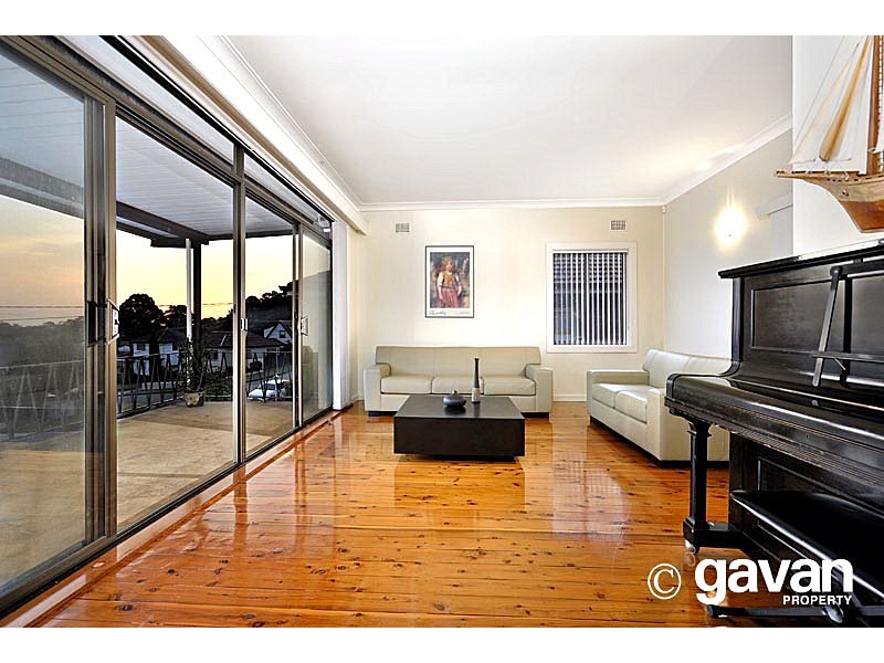 25 Iraga Ave, Peakhurst NSW 2210