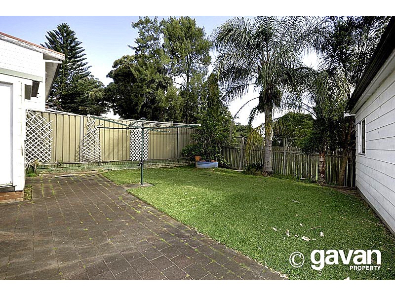 28 Tournay Street, Peakhurst NSW 2210