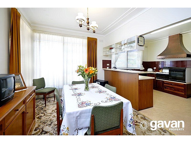 8 Kerrie Crescent, Peakhurst NSW 2210