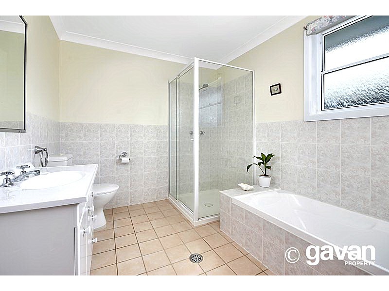 11 Boatwright Ave, Lugarno NSW 2210
