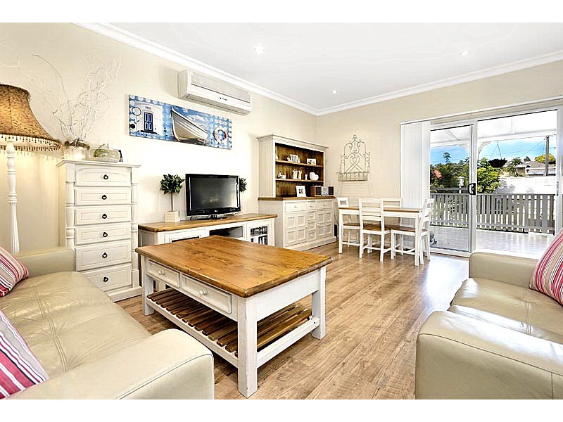 43 Lawrence Street, Peakhurst NSW 2210