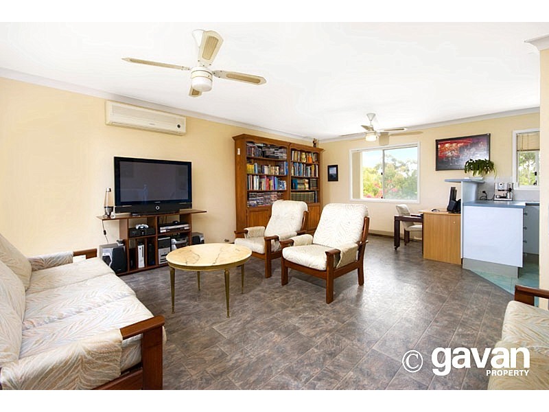 5 Shore Close, Illawong NSW 2234