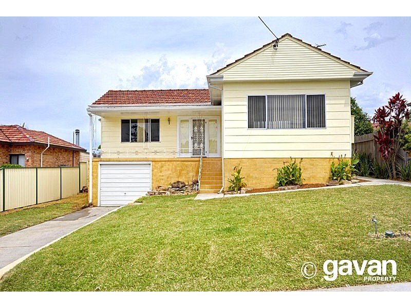 4 Tournay St, Peakhurst NSW 2210