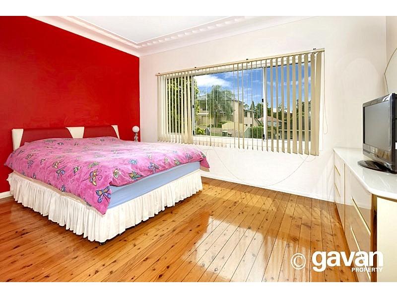 4 Tournay St, Peakhurst NSW 2210