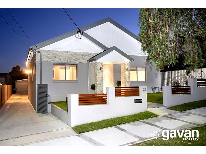 82 Hillcrest Avenue, Hurstville Grove NSW 2220