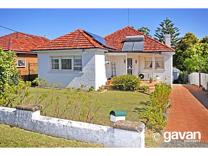 1 Dewrang St, Carss Park NSW 2221