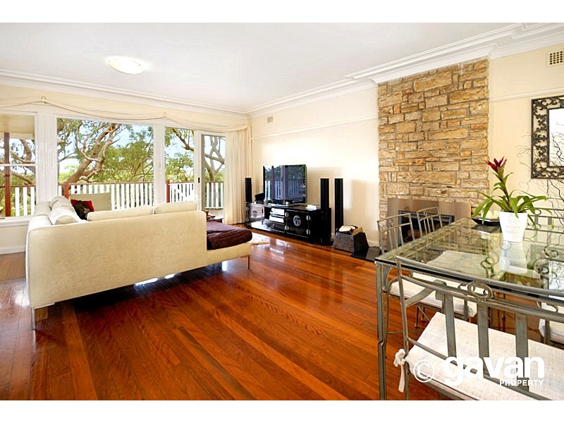 15 Lugarno Parade, Lugarno NSW 2210