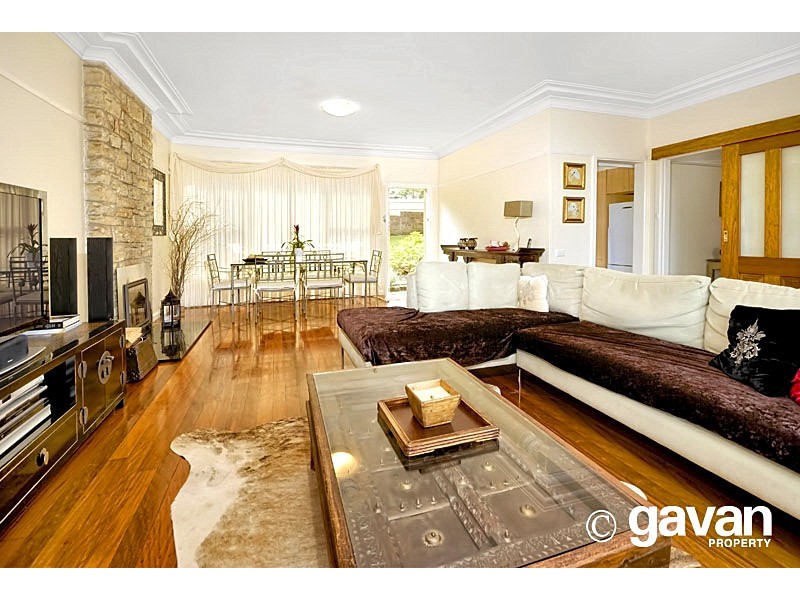 15 Lugarno Parade, Lugarno NSW 2210
