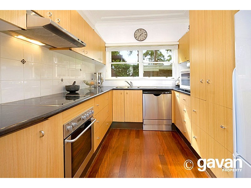 15 Lugarno Parade, Lugarno NSW 2210