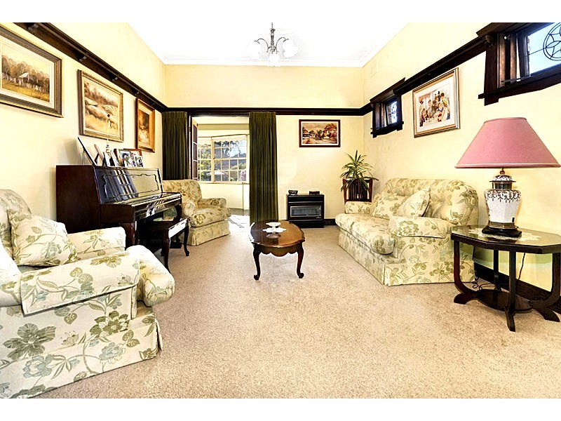 35 Neirbo Ave, Hurstville NSW 2220