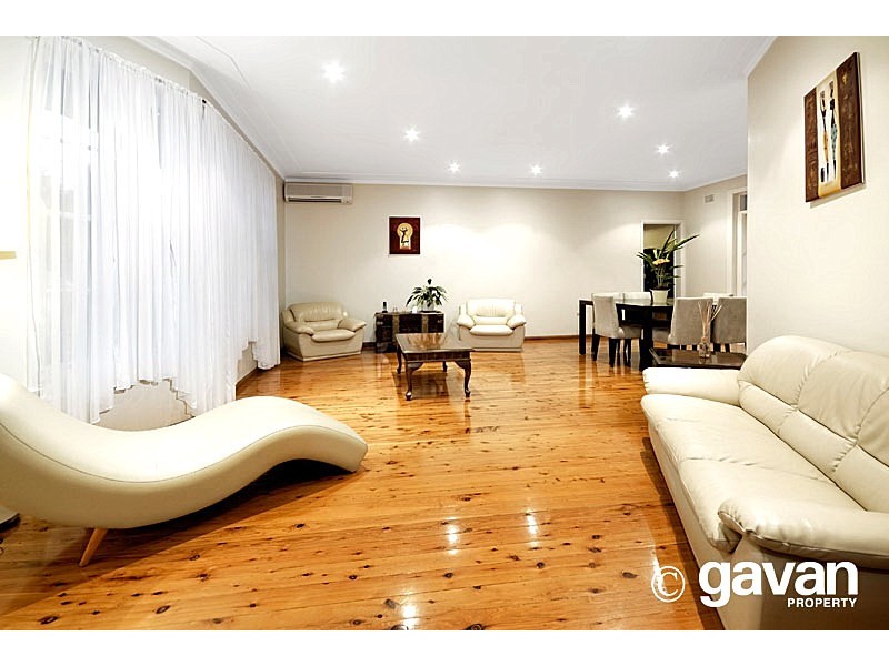 4 Simone Place, Peakhurst NSW 2210