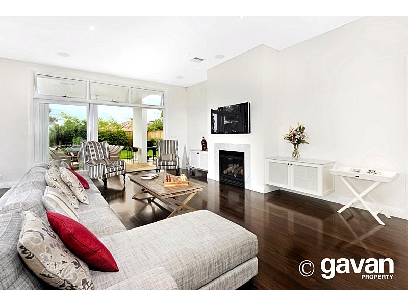 22 Grandview Crescent, Lugarno NSW 2210