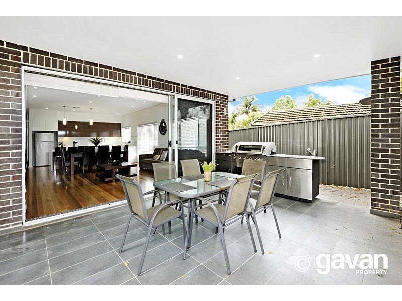 81 Lawrence Street, Peakhurst NSW 2210