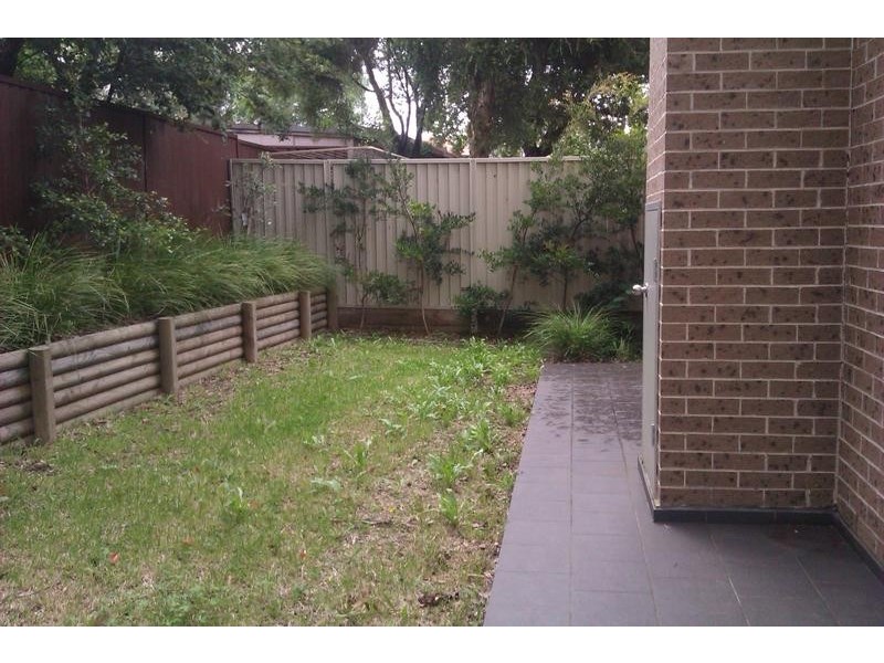 2/57 Macquarie Place, Mortdale NSW 2223