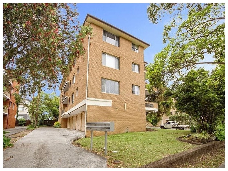 2/21 Martin Place, Mortdale NSW 2223