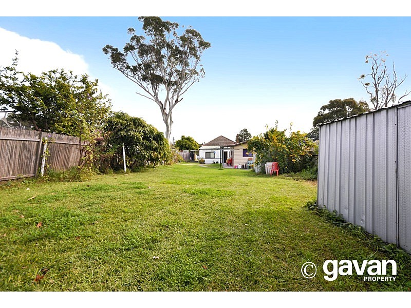 28 Johnstone Street, Peakhurst NSW 2210