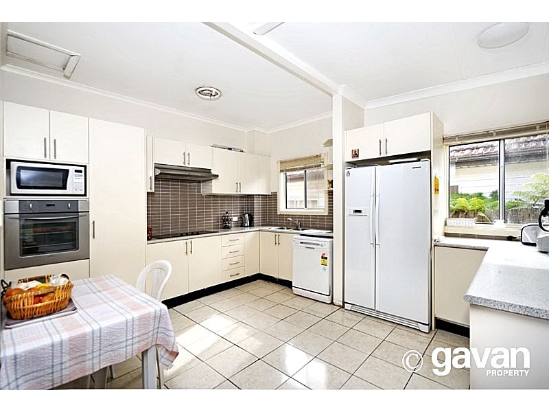 28 Johnstone Street, Peakhurst NSW 2210