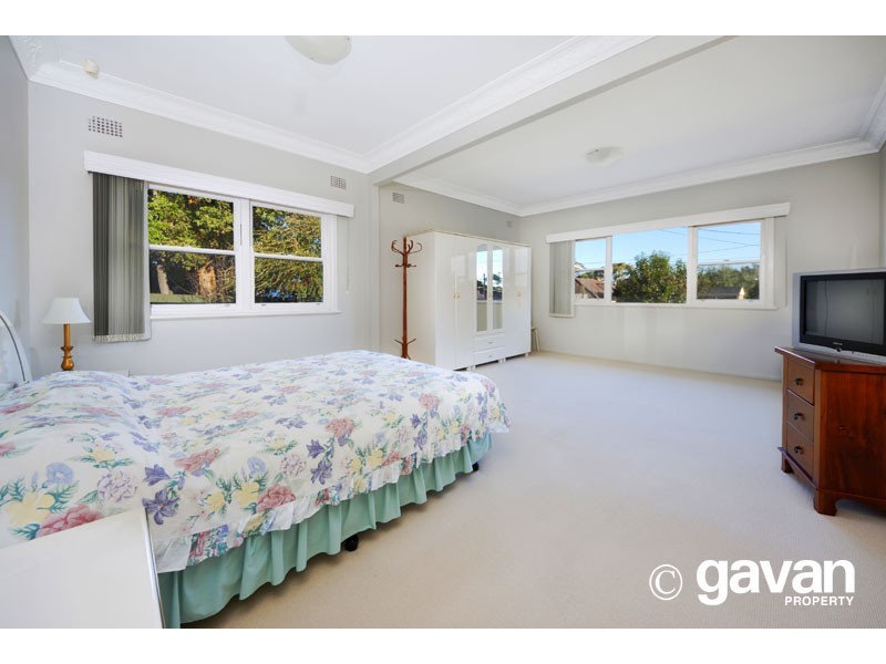 18 Sunlea Ave, Mortdale NSW 2223