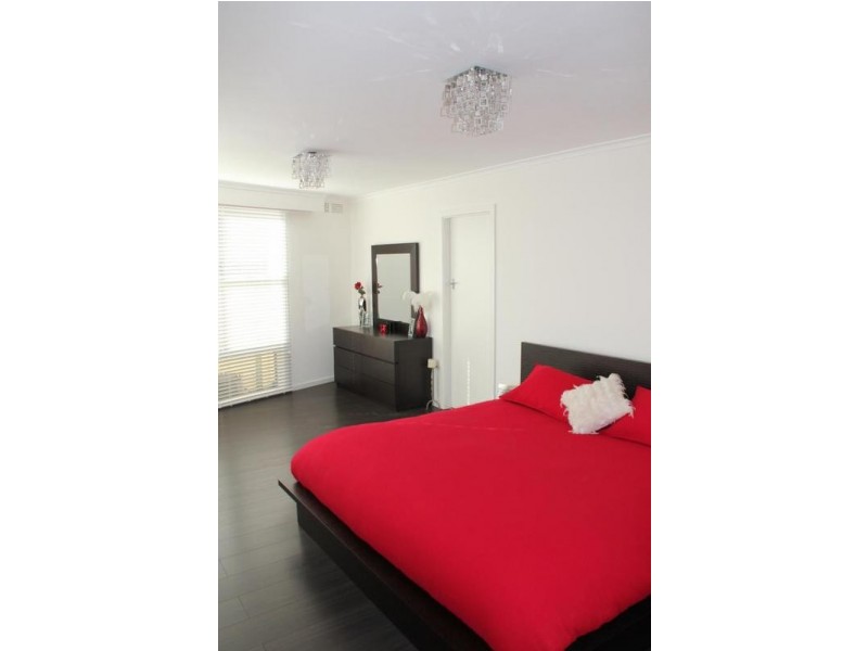 15 Caledonia Crescent, Peakhurst NSW 2210