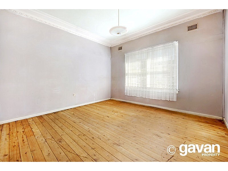 16 Treloar Ave, Mortdale NSW 2223