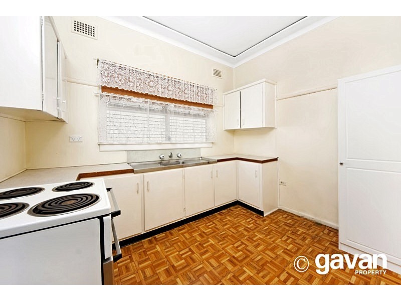 16 Treloar Ave, Mortdale NSW 2223