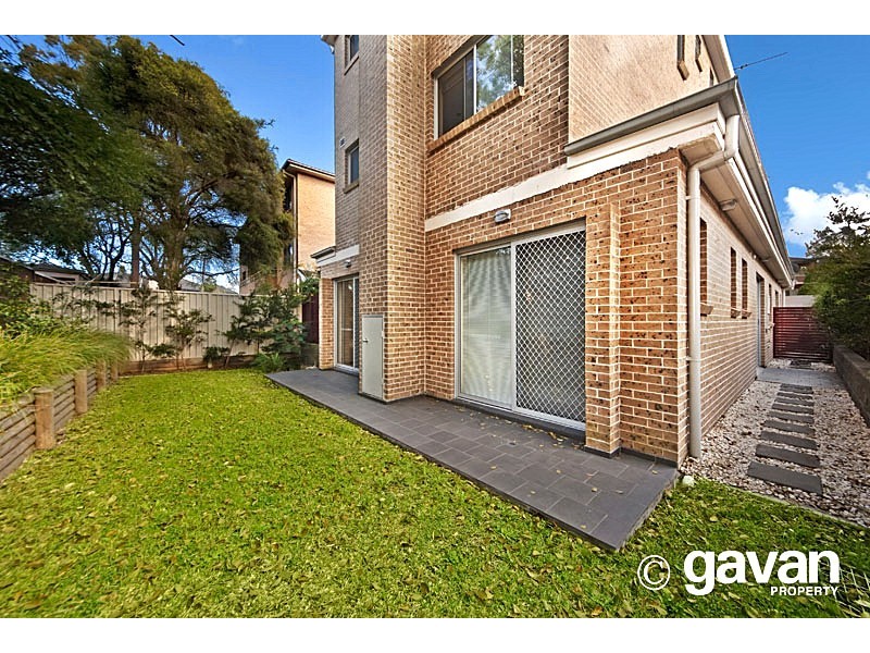 2/55-57 Macquarie Pl, Mortdale NSW 2223