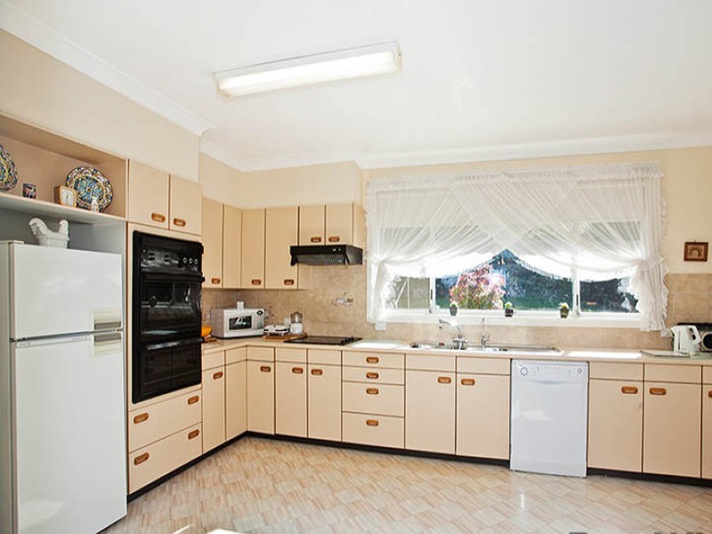 62 Elm Street, Lugarno NSW 2210