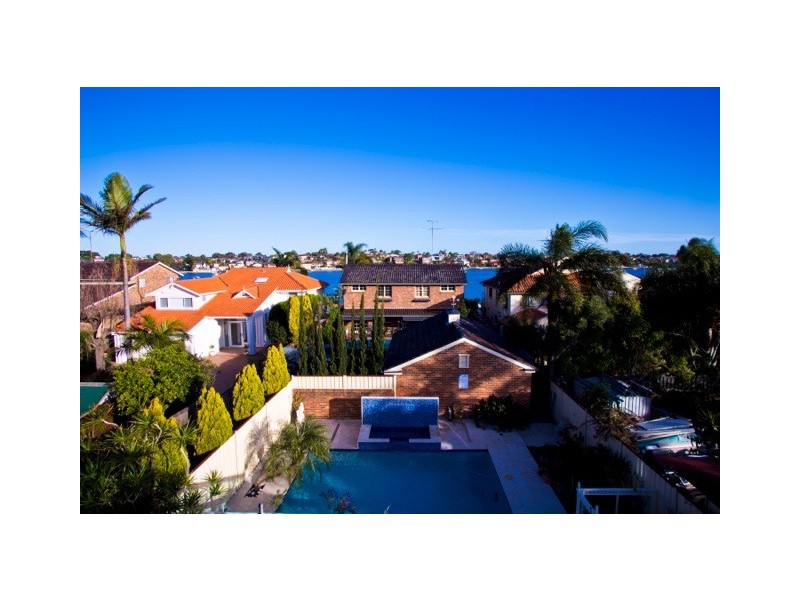 8 Carlton Crescent, Kogarah Bay NSW 2217