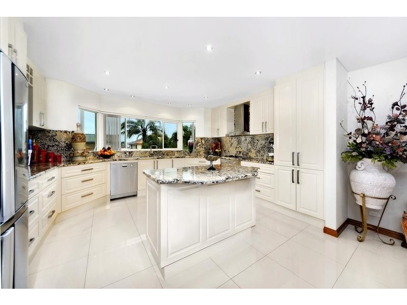 8 Carlton Crescent, Kogarah Bay NSW 2217