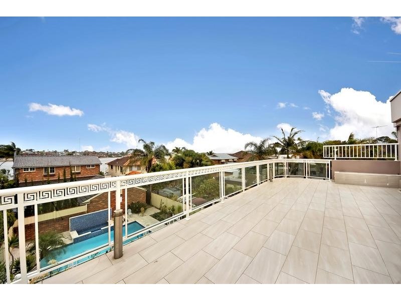 8 Carlton Crescent, Kogarah Bay NSW 2217