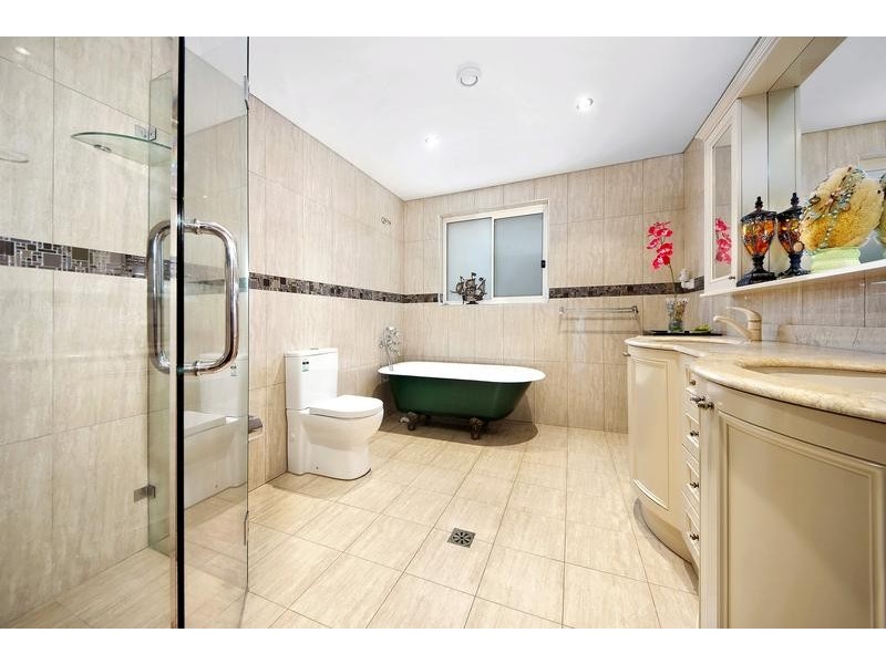 8 Carlton Crescent, Kogarah Bay NSW 2217