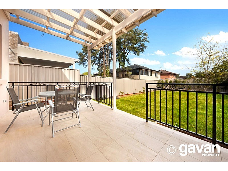 27C Samuel St, Peakhurst NSW 2210