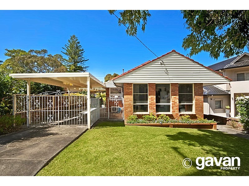 11 Kyle Pde, Kyle Bay NSW 2221
