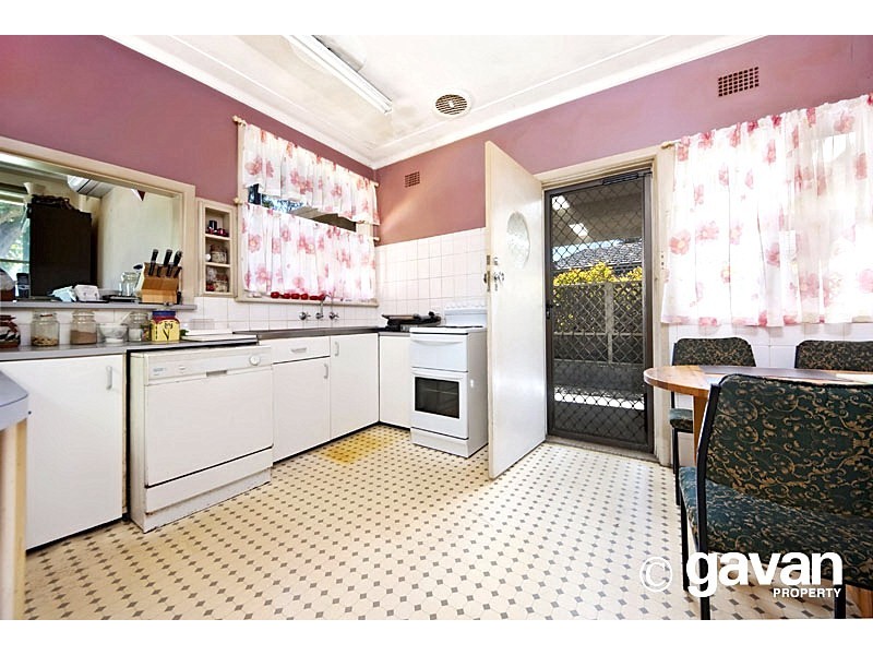 11 Kyle Pde, Kyle Bay NSW 2221