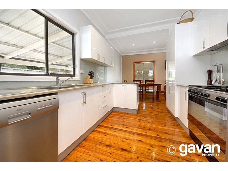 1 Kerrie Crescent, Peakhurst NSW 2210