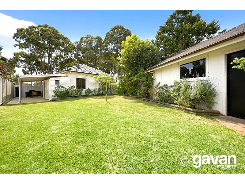 1 Kerrie Crescent, Peakhurst NSW 2210