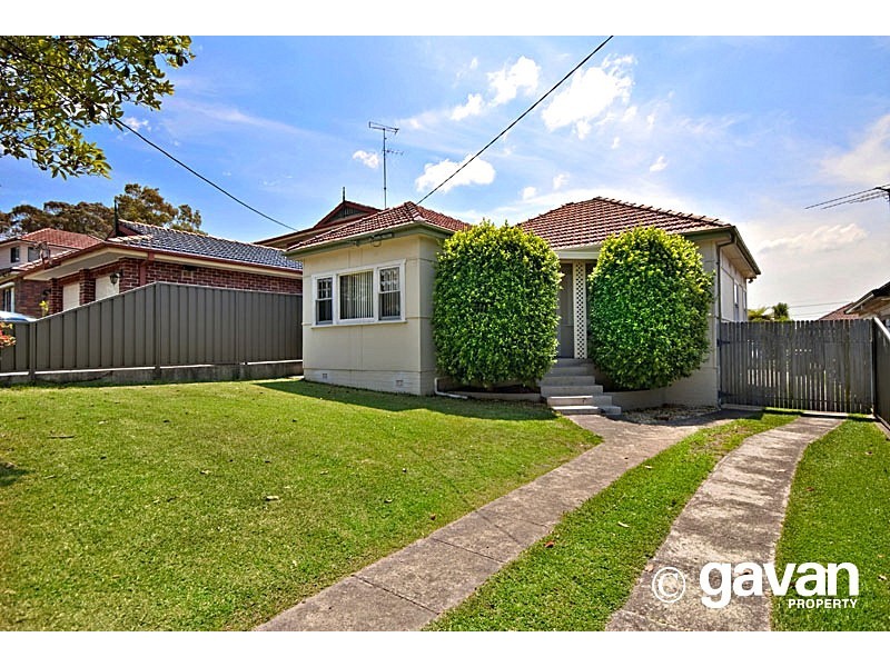 24 Greenland Avenue, Peakhurst NSW 2210