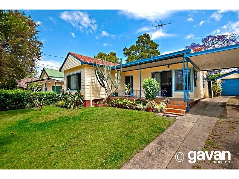 4 Faye Ave, Blakehurst NSW 2221